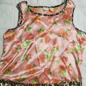 Womens pink and cheetah print sleep set Whirperer Brand size medium.